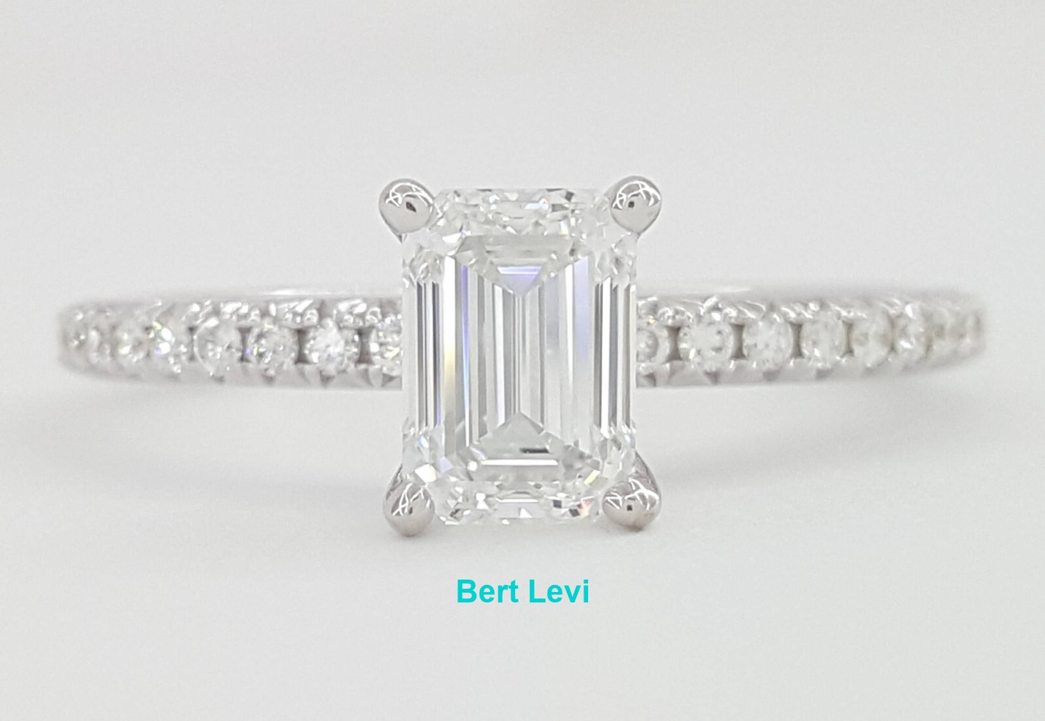 Emerald Cut Diamond 1.05 ct Engagement Ring 18K White Gold GIA D/Flawless