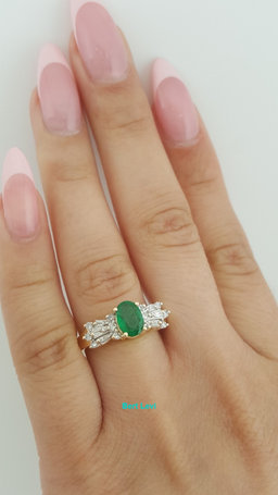 Oval Green Emerald & Diamond 10k Yellow Gold Ring 1ct