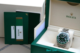 ROLEX 116610LV GREEN SUBMARINER WATCH HULK