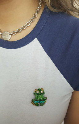 Vintage Round Diamond & Green Enamel Frog Brooch / Pin Pendant 18K Gold 0.28 ct