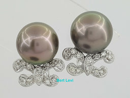 South Sea Pearls & 0.24 ct Diamond Earrings 7.3grams 18k White Gold 10mm $2,500