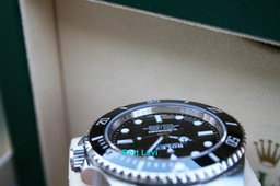 ROLEX 114060 SUBMARINER 40MM NO DATE
