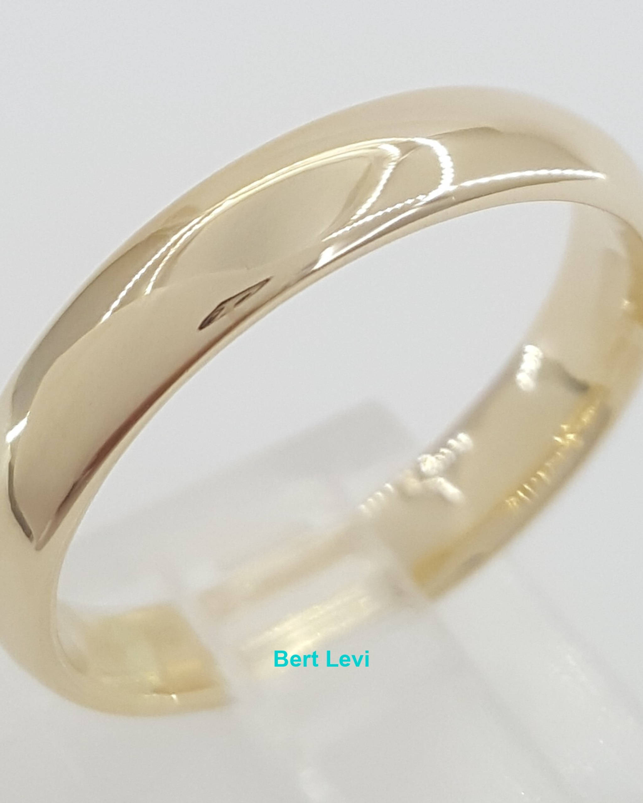 Half Dome 14K Yellow Gold Wedding Band Ring 4 mm Size 8.25 4 Grams