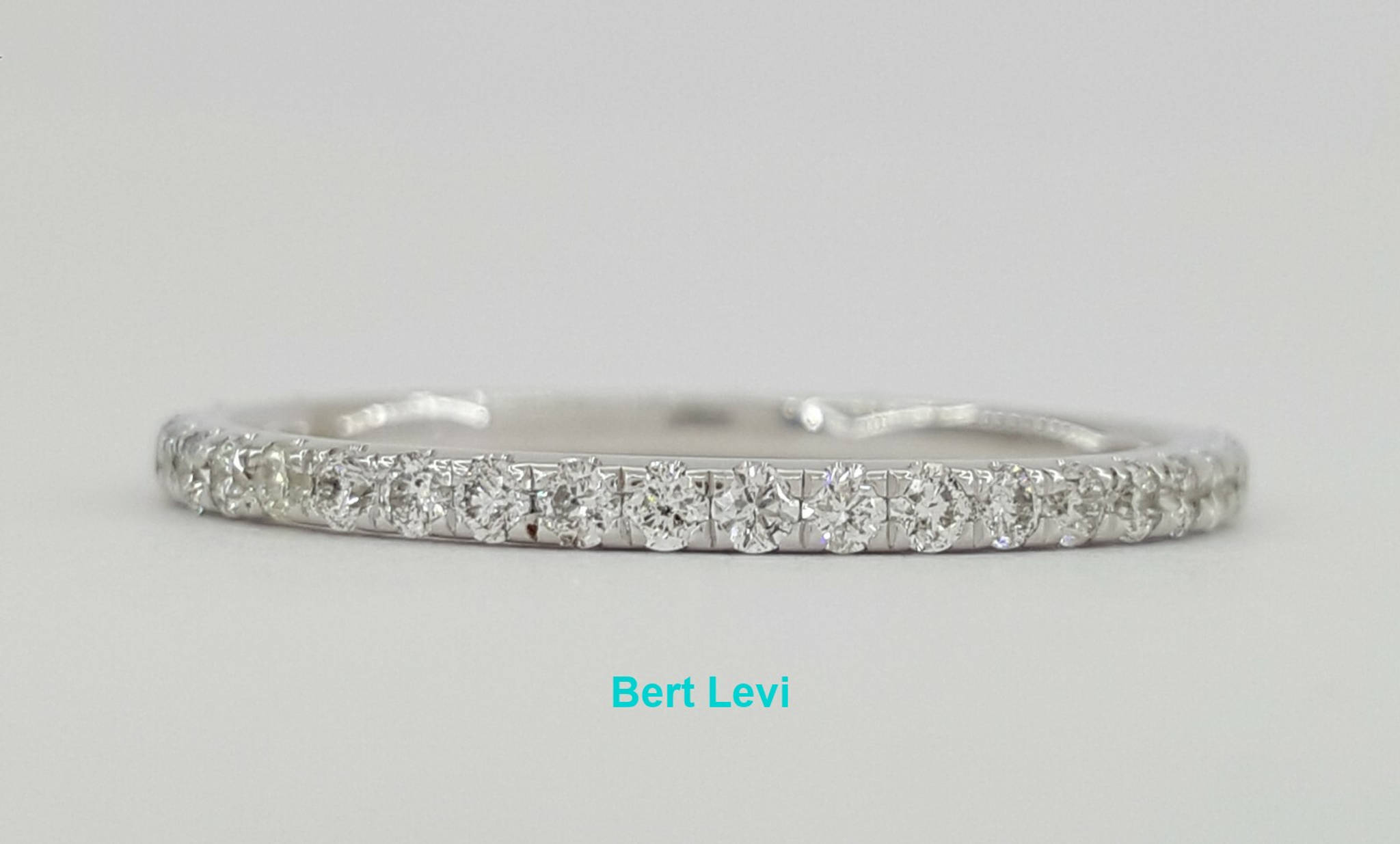 14k White Gold 0.63 ct Diamond Full Circle Eternity Wedding Band Ring Size 8