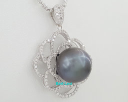13.7 mm Tahitian Pearl & Diamond Flower Pendant Necklace 1.3 ct 18K Gold 18"