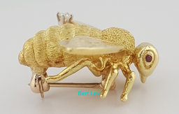 Vintage Yellow Gold Diamond Ruby Eyes Bee Brooch Pin 18K Gold 10.3 grams 22mm