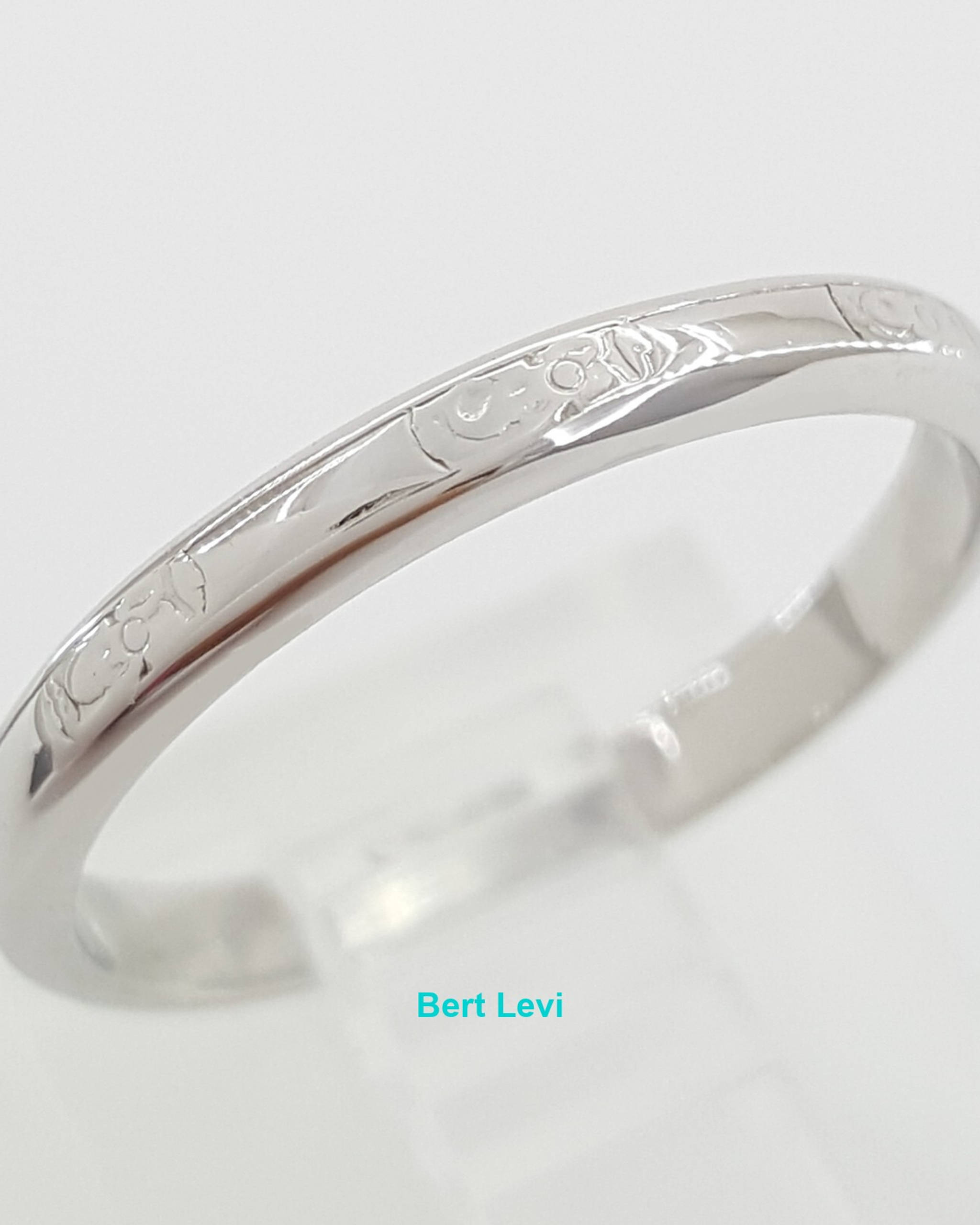 Vintage Art Carved Hand Engraved Wedding Band Ring 18k White Gold 2.3 mm