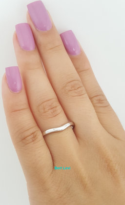 Platinum Curve Wedding Band Ring 2 mm 4 grams Size 7.5