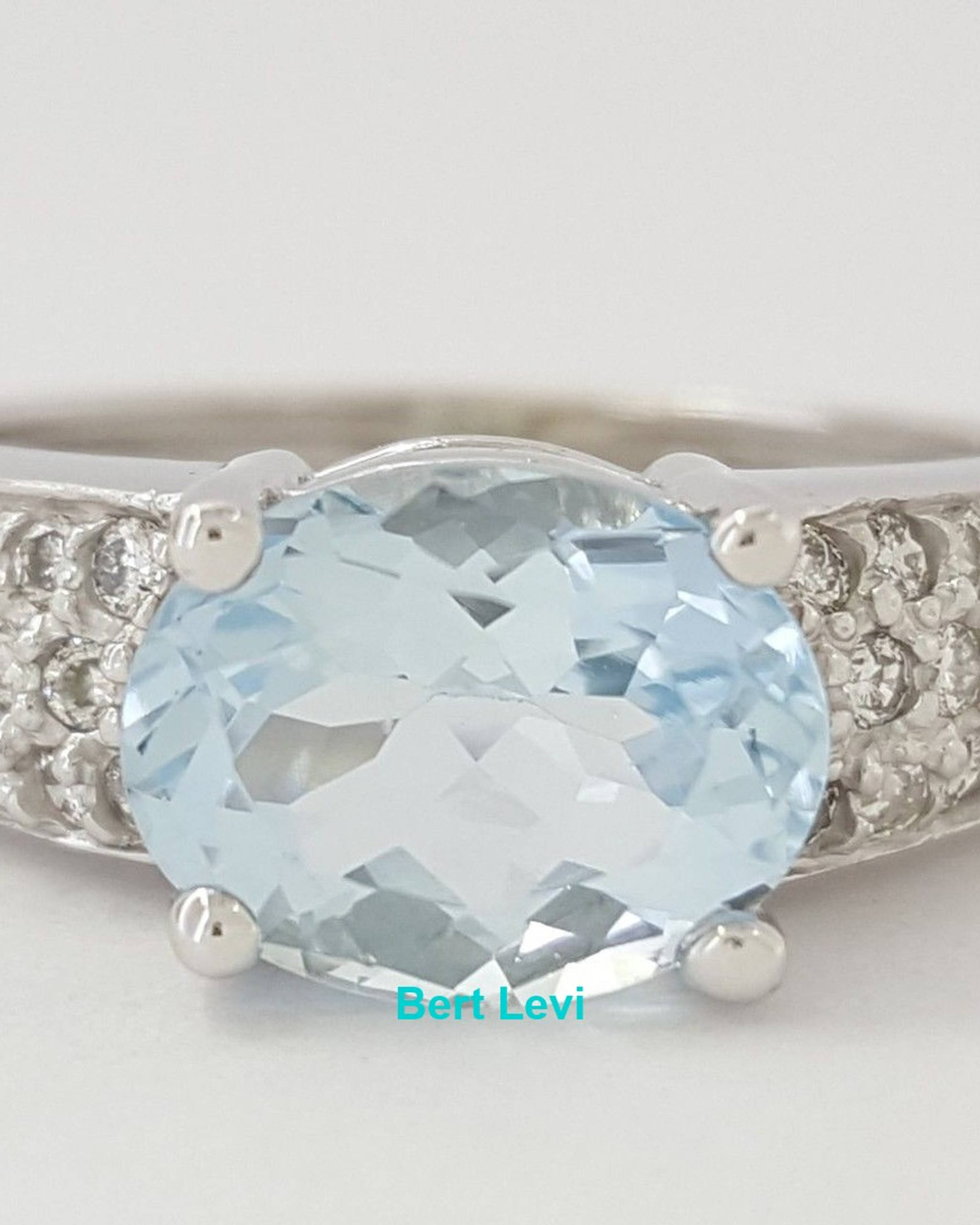 1.90 ct 14K White Gold Oval Cut Aquamarine & Round Cut Diamond Statement Ring