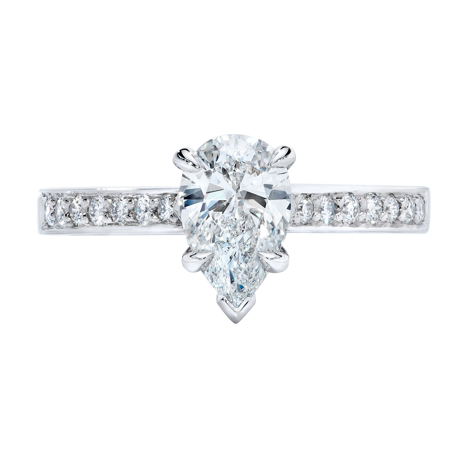 A Vintage Engagement Ring or a Modern Engagement Ring: How to Choose