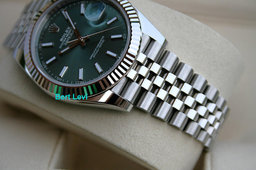 ROLEX 126334 DATEJUST 41MM WATCH MINT GREEN DIAL JUBILEE