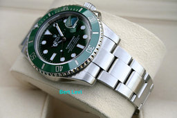ROLEX 116610LV GREEN SUBMARINER WATCH HULK