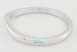 Platinum Curve Wedding Band Ring 2 mm 4 grams Size 7.5