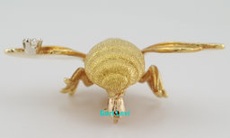 Vintage Yellow Gold Diamond Ruby Eyes Bee Brooch Pin 18K Gold 10.3 grams 22mm