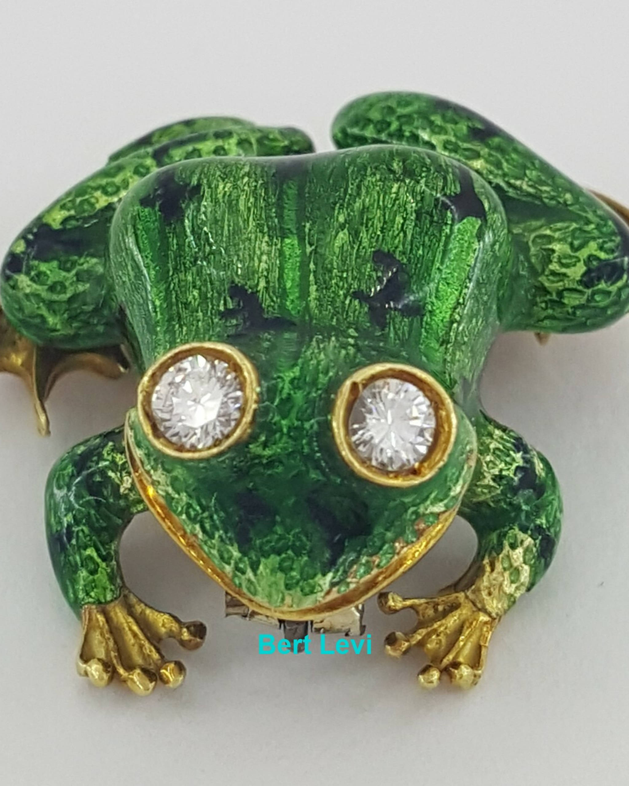 Vintage Round Diamond & Green Enamel Frog Brooch / Pin Pendant 18K Gold 0.28 ct