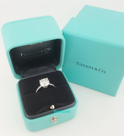 Tiffany & Co Novo Cushion Cut Diamond Engagement Ring 2.34 ct Retail $48.6K