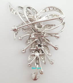 Antique Art Deco Old European Diamond Brooch Pendant Platinum 3.19 ct 18.3 mm