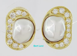 Tiffany & Co Vintage Earclips Clip-On Earrings Pearl & 0.5 ct Diamond 18K Gold