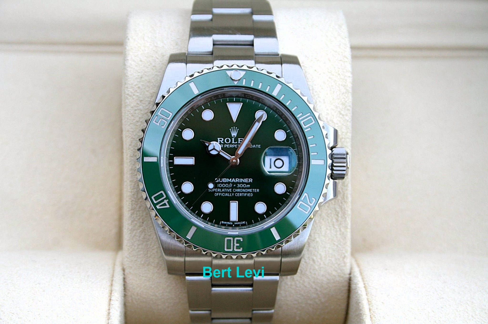 ROLEX 116610LV GREEN SUBMARINER WATCH HULK