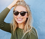 Femme, lunettes soleil