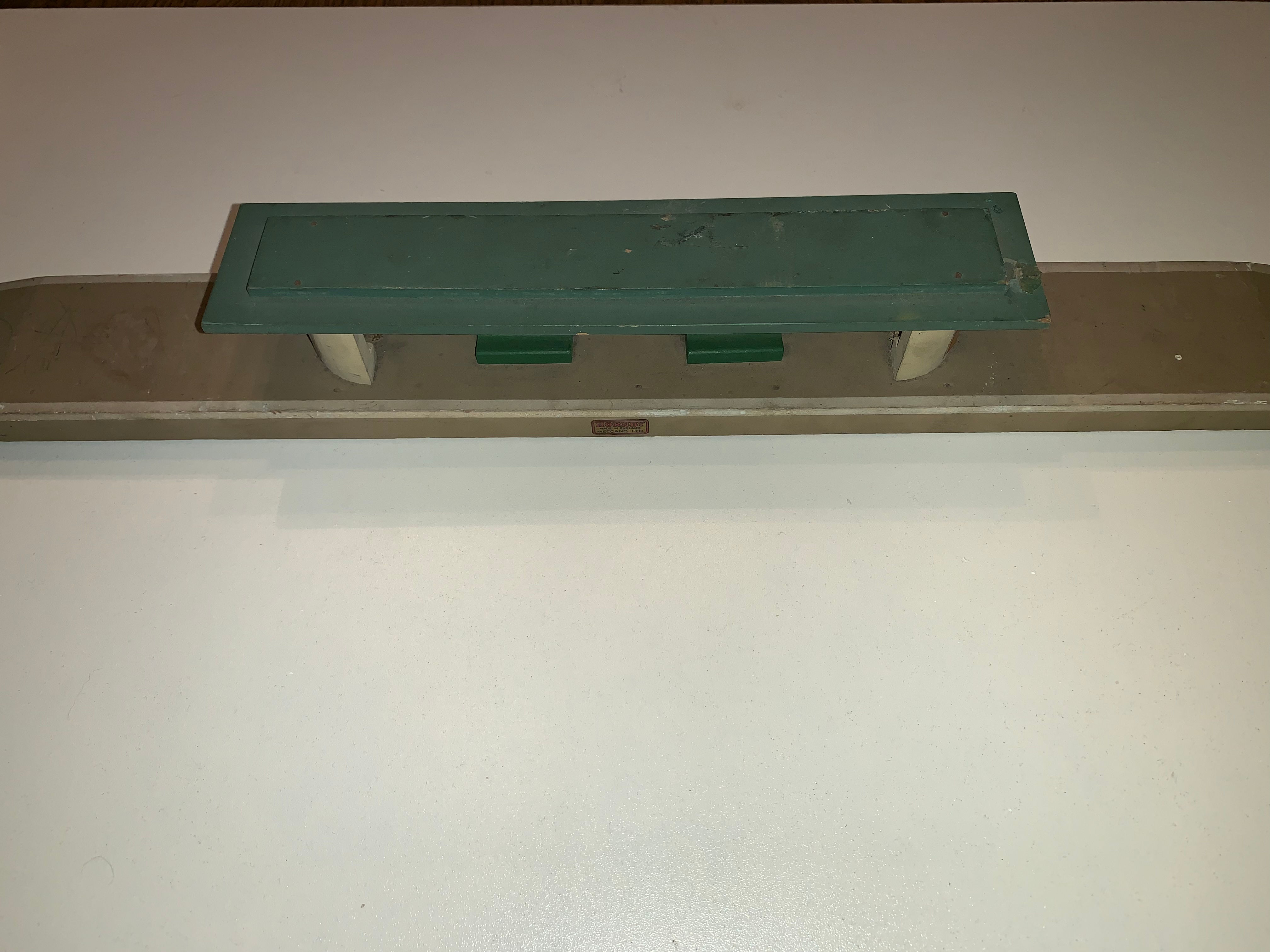 HORNBY PRE-WAR STATION & PLATFORM (WOODEN)