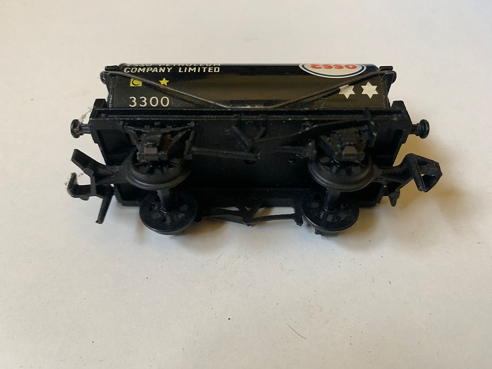 Thumbnail: 4680 TANK WAGON ESSO (plastic couplings)