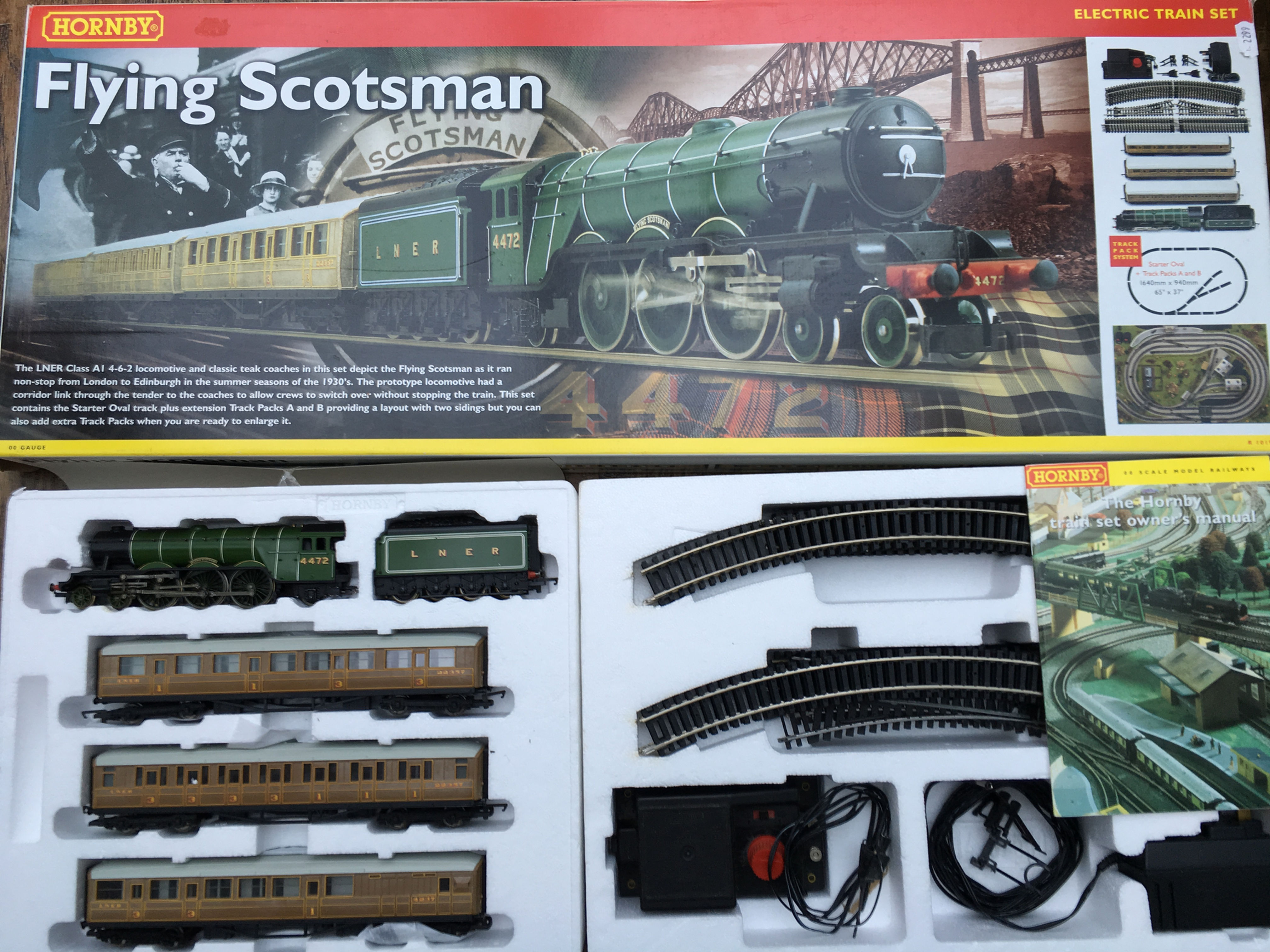 R.1039 FLYING SCOTSMAN TRAIN SET (1)