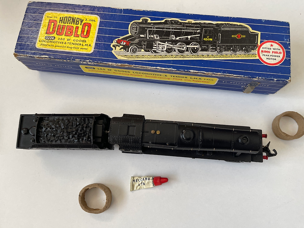 Thumbnail: 3224 2-8-0 8F GOODS LOCOMOTIVE 48094 & TENDER