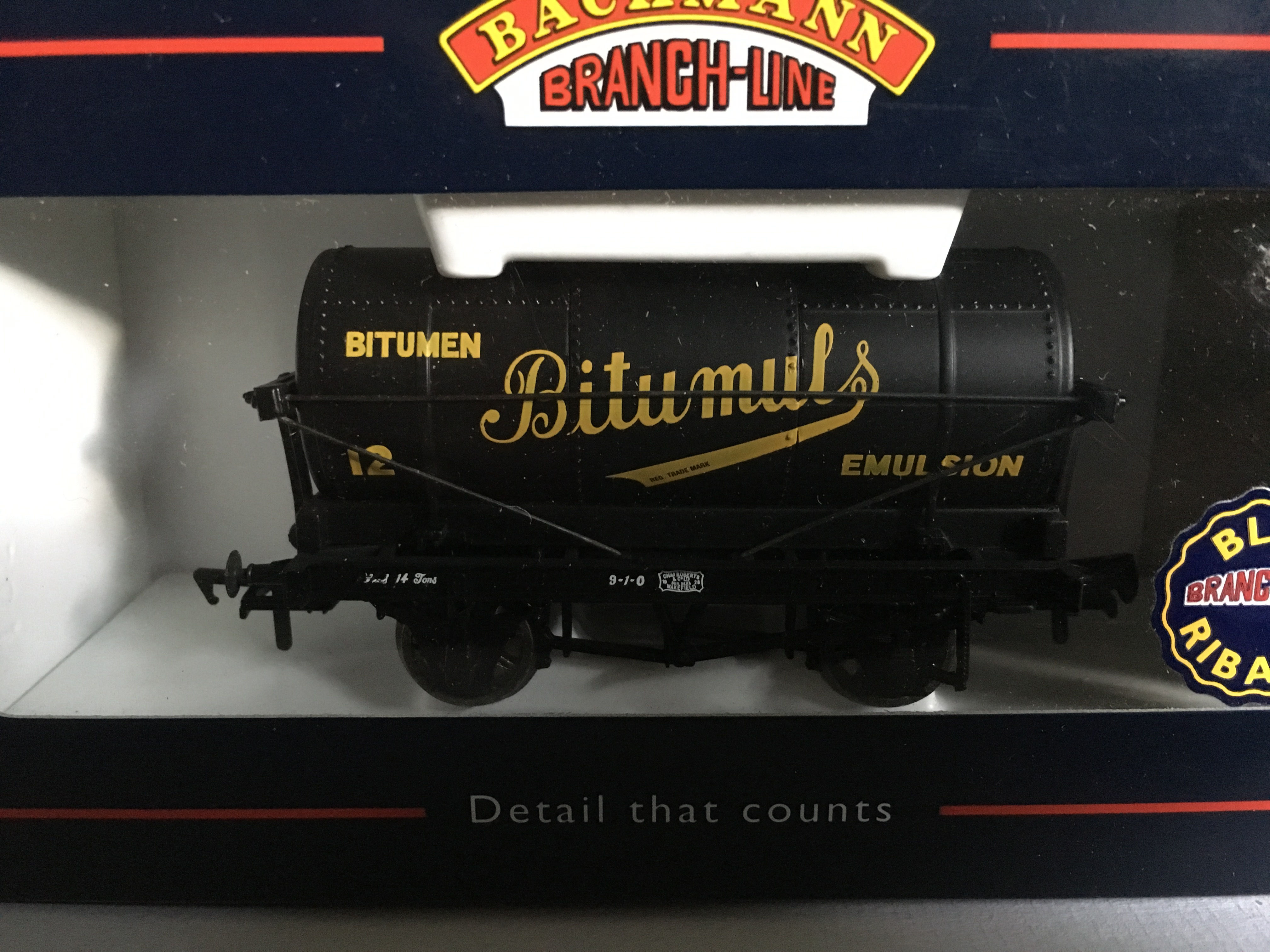 37-651 14 TON TANK WAGON 'BITUMULS'