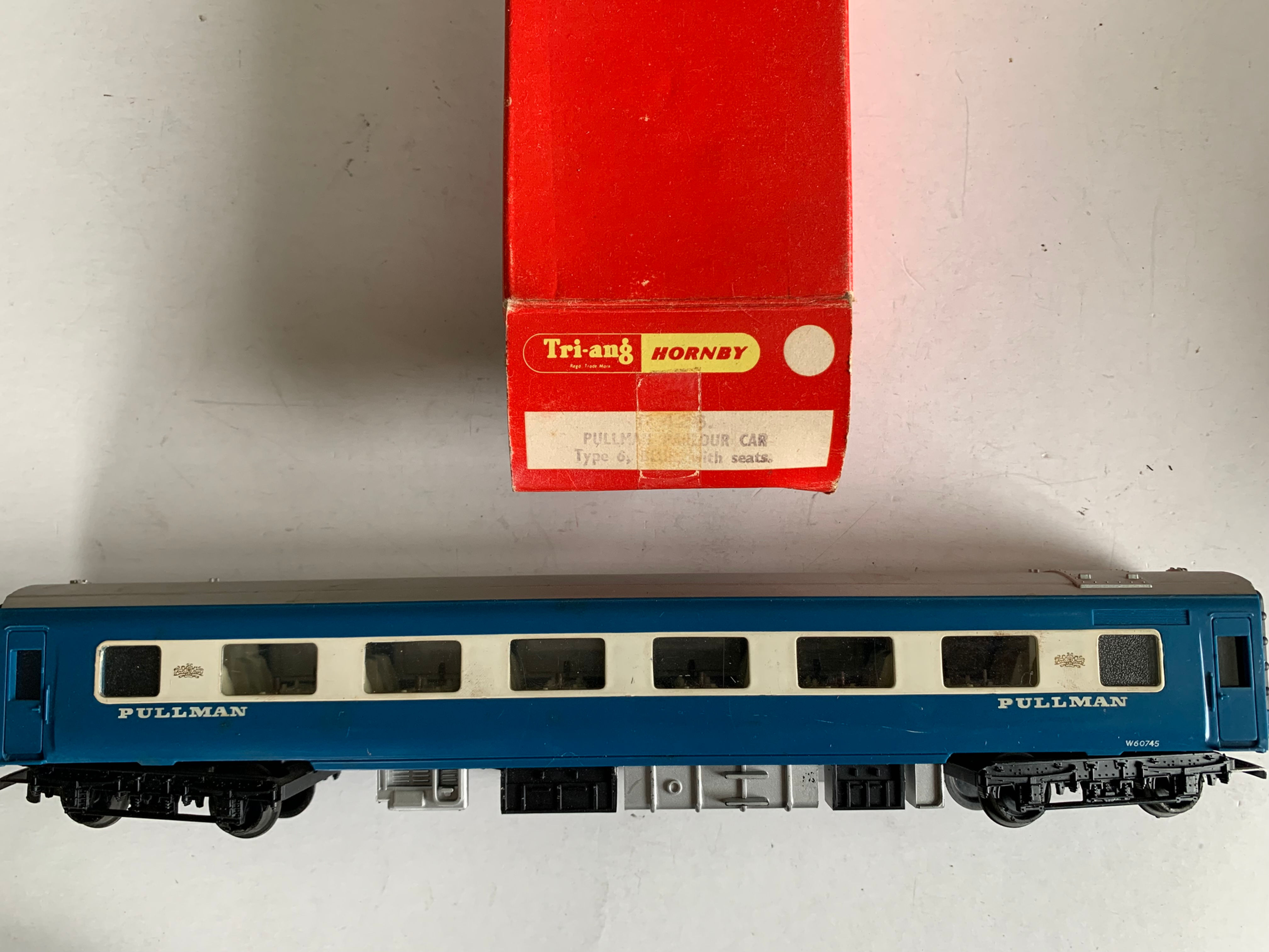 R.426 PULLMAN PARLOUR CAR TYPE 6 BLUE WITH SEATS