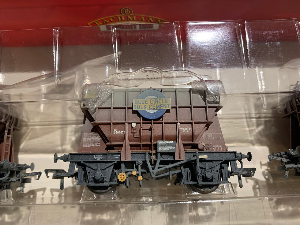 Thumbnail: 38-270Z  SET OF PRESFLO 22T CEMENT WAGON - BLUE CIRCLE CEMENT WEATHERED