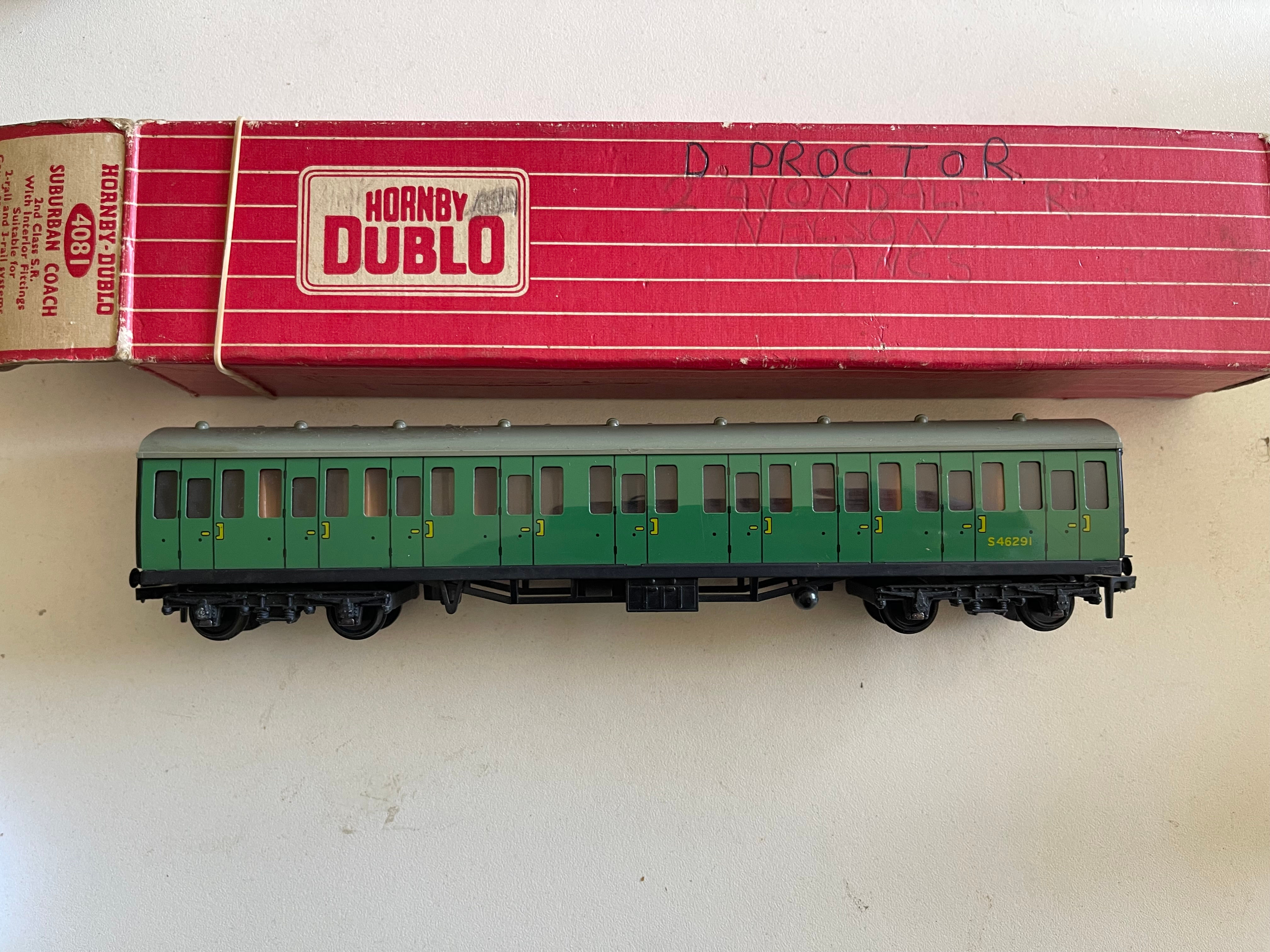 4081 S.R. SUBURBAN 2ND CLASS COACH - S46291 - BOXED