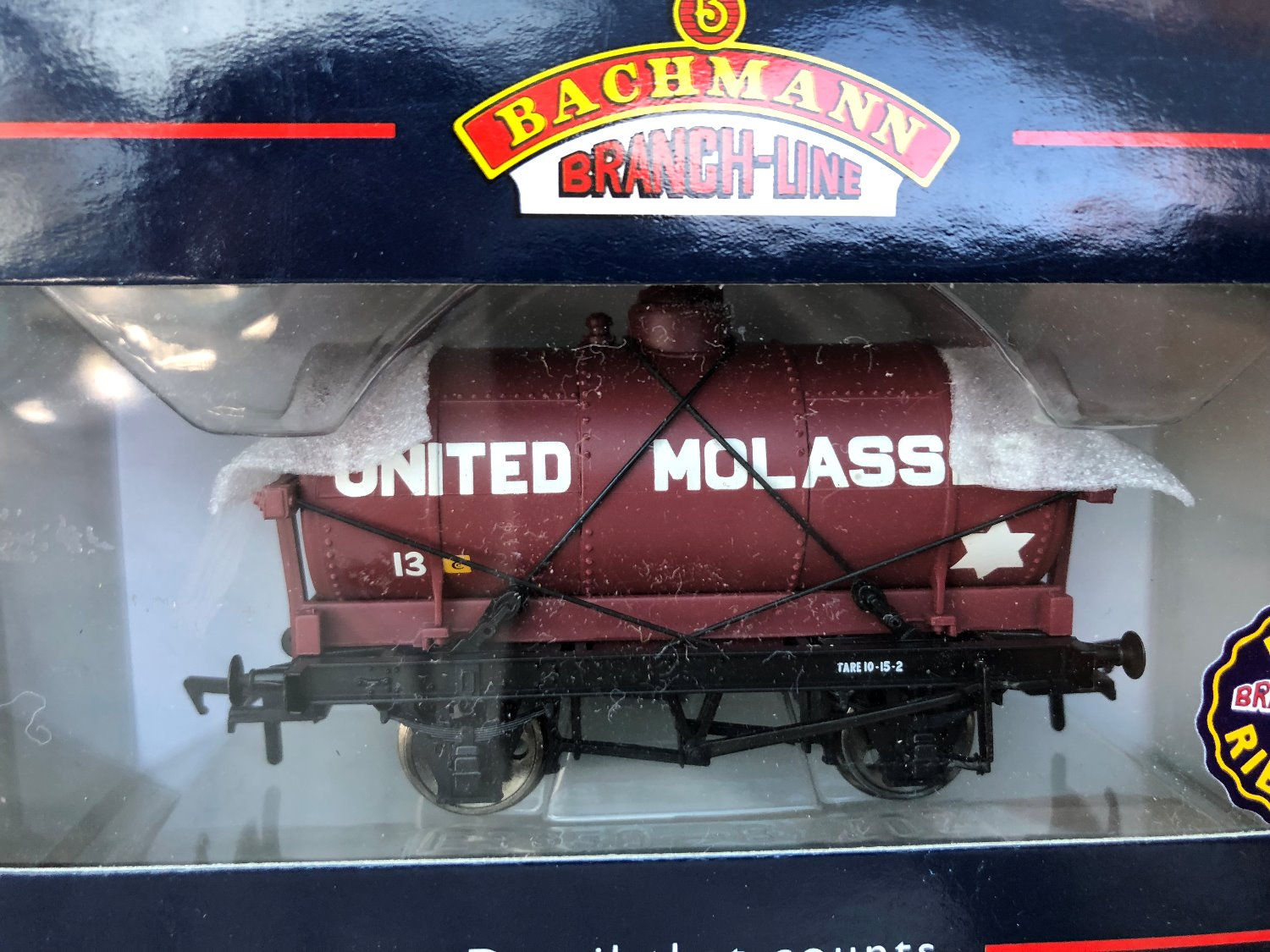 37-678 14 TON TANK WAGON WITH LARGE FILLER 'UNITED MOLASSES'