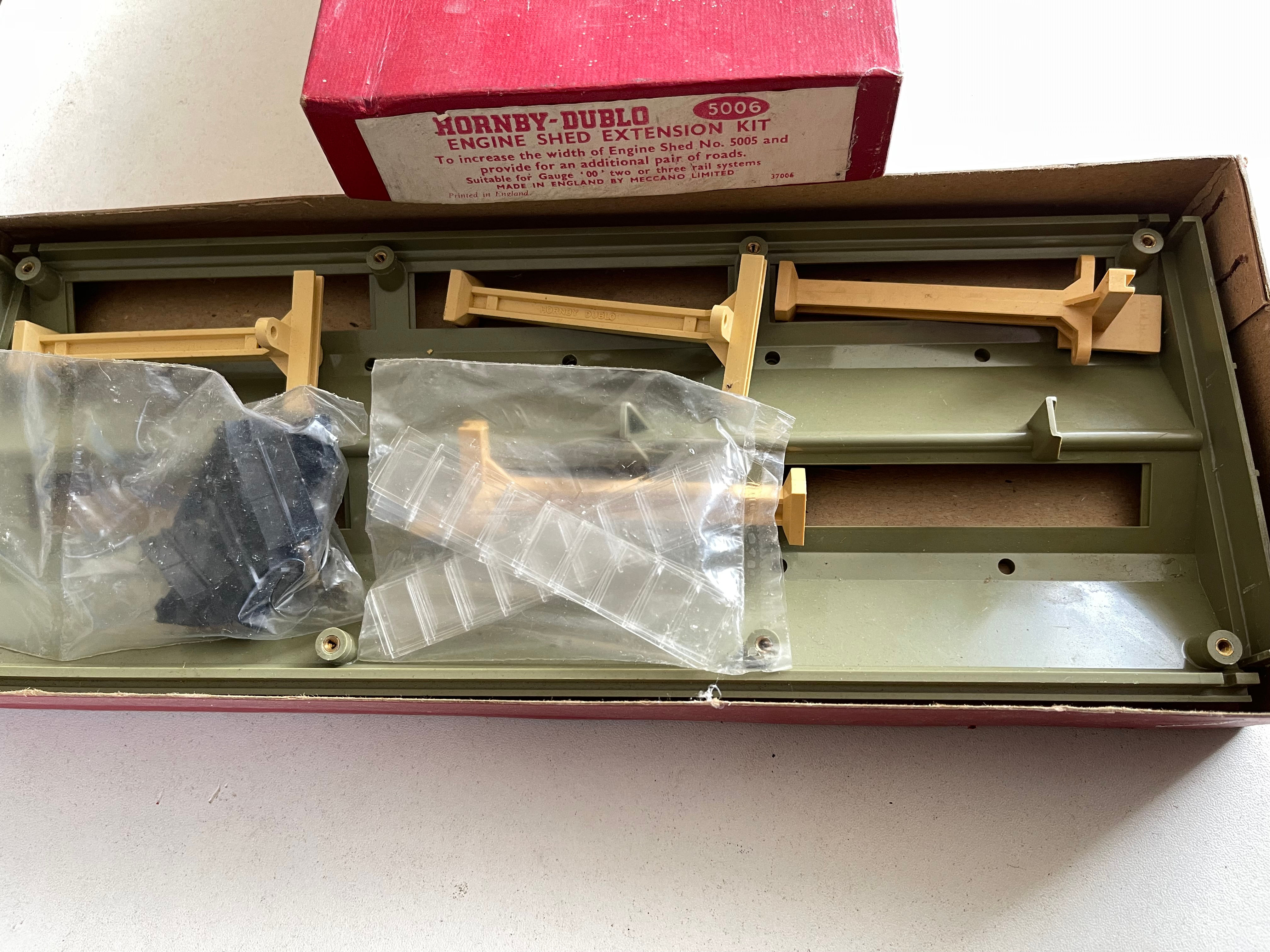 5006 ENGINE SHED EXTENSION - BOXED