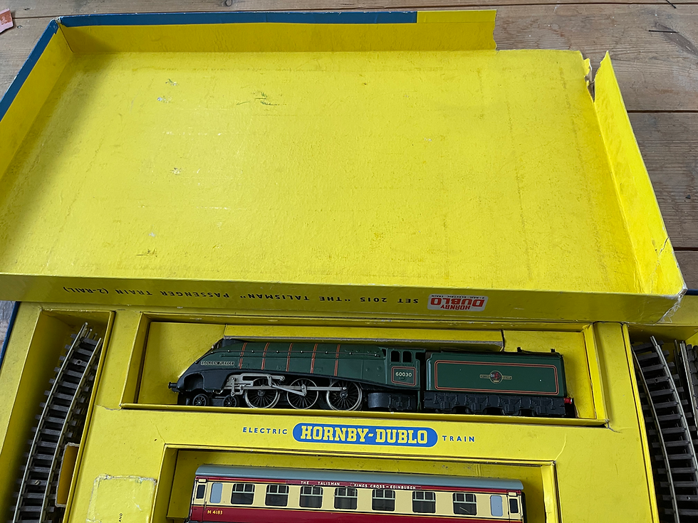 Thumbnail: 2015 THE TALISMAN PASSENGER TRAIN SET (GOLDEN FLEECE)