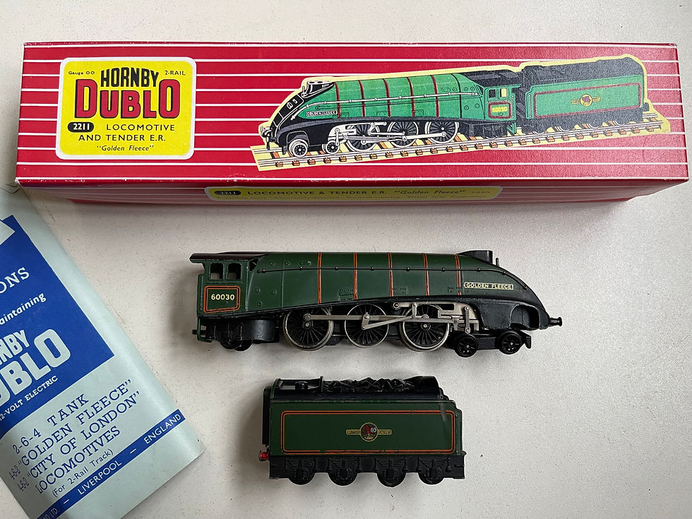 Thumbnail: 2211 2-RAIL BR GREEN A4 CLASS GOLDEN FLEECE LOCOMOTIVE 60030 & TENDER