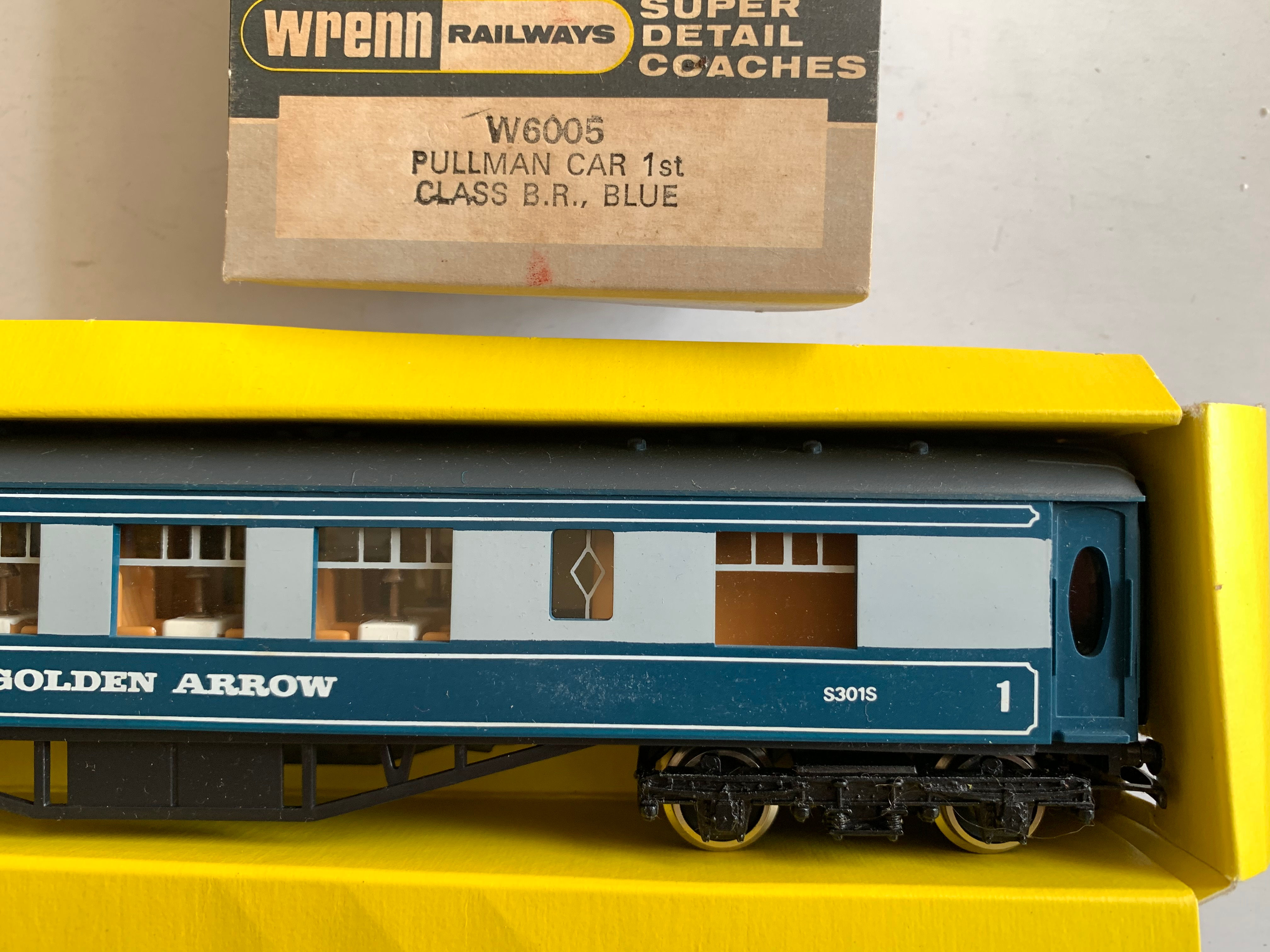 W6005 PULLMAN CAR 1ST CLASS GOLDEN ARROW S301S