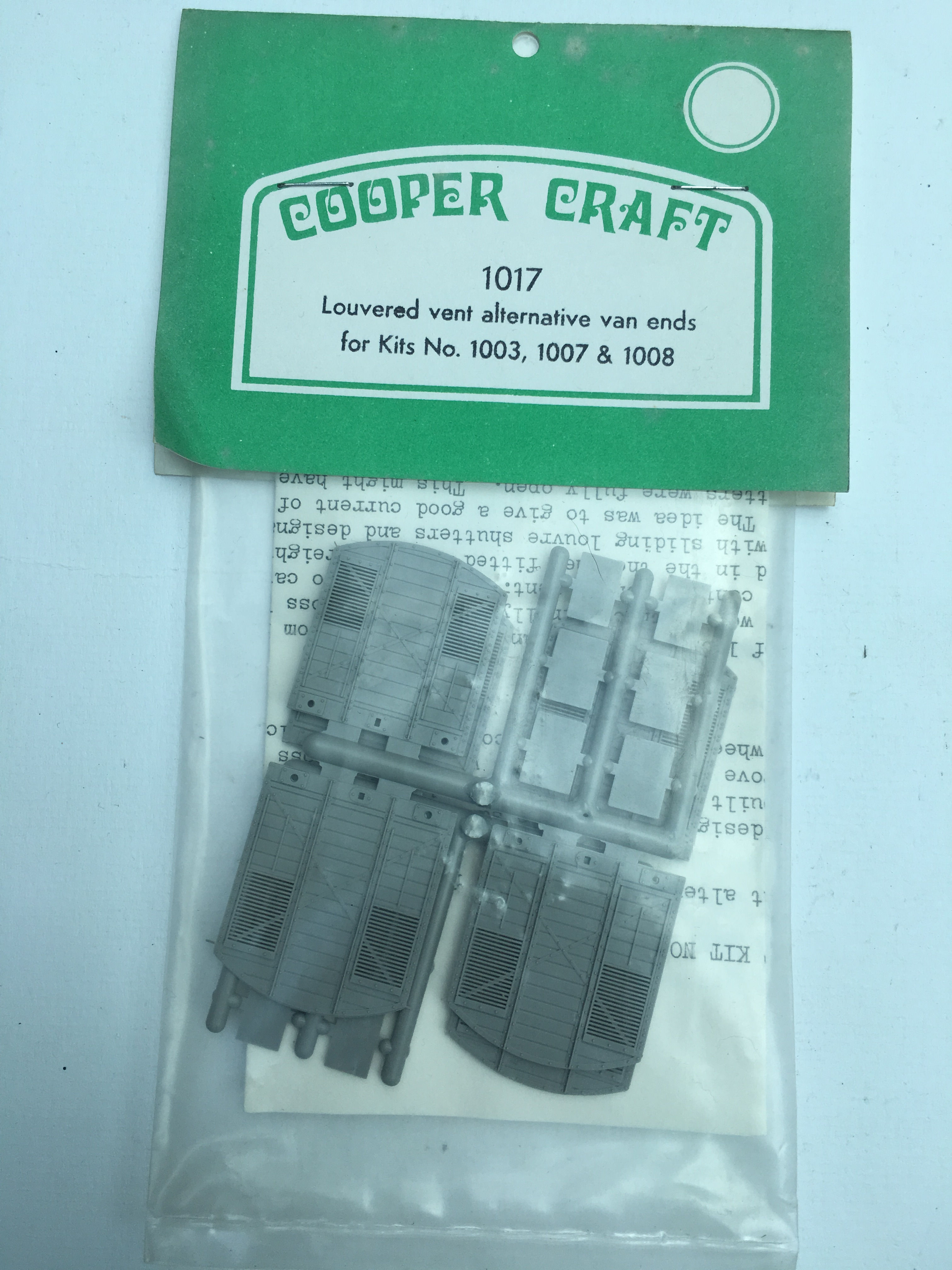 COOPER CRAFT 1017 LOUVERED VENT ALTERNATIVE VAN ENDS