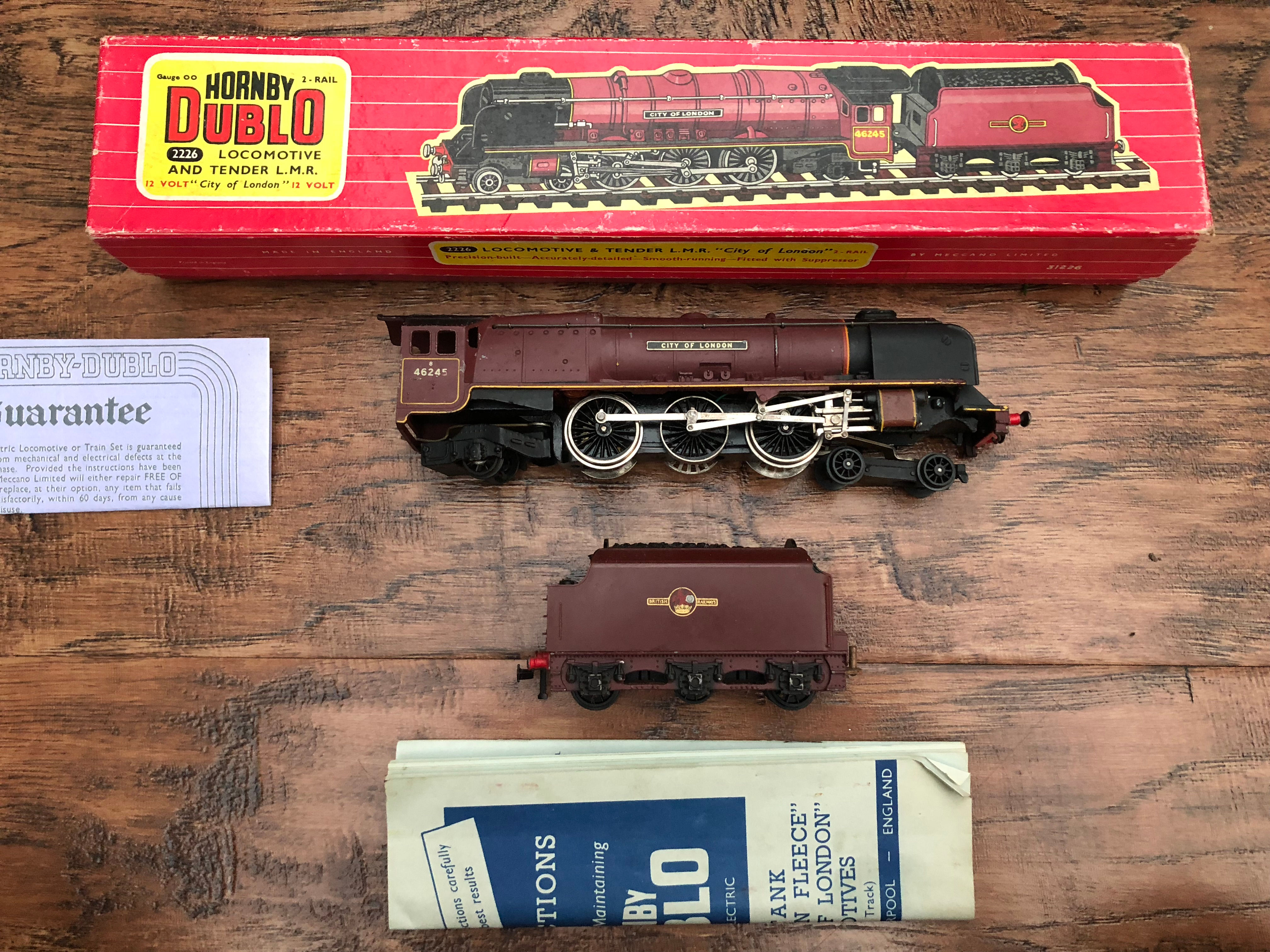 2226 CITY OF LONDON LOCOMOTIVE AND TENDER BOXED