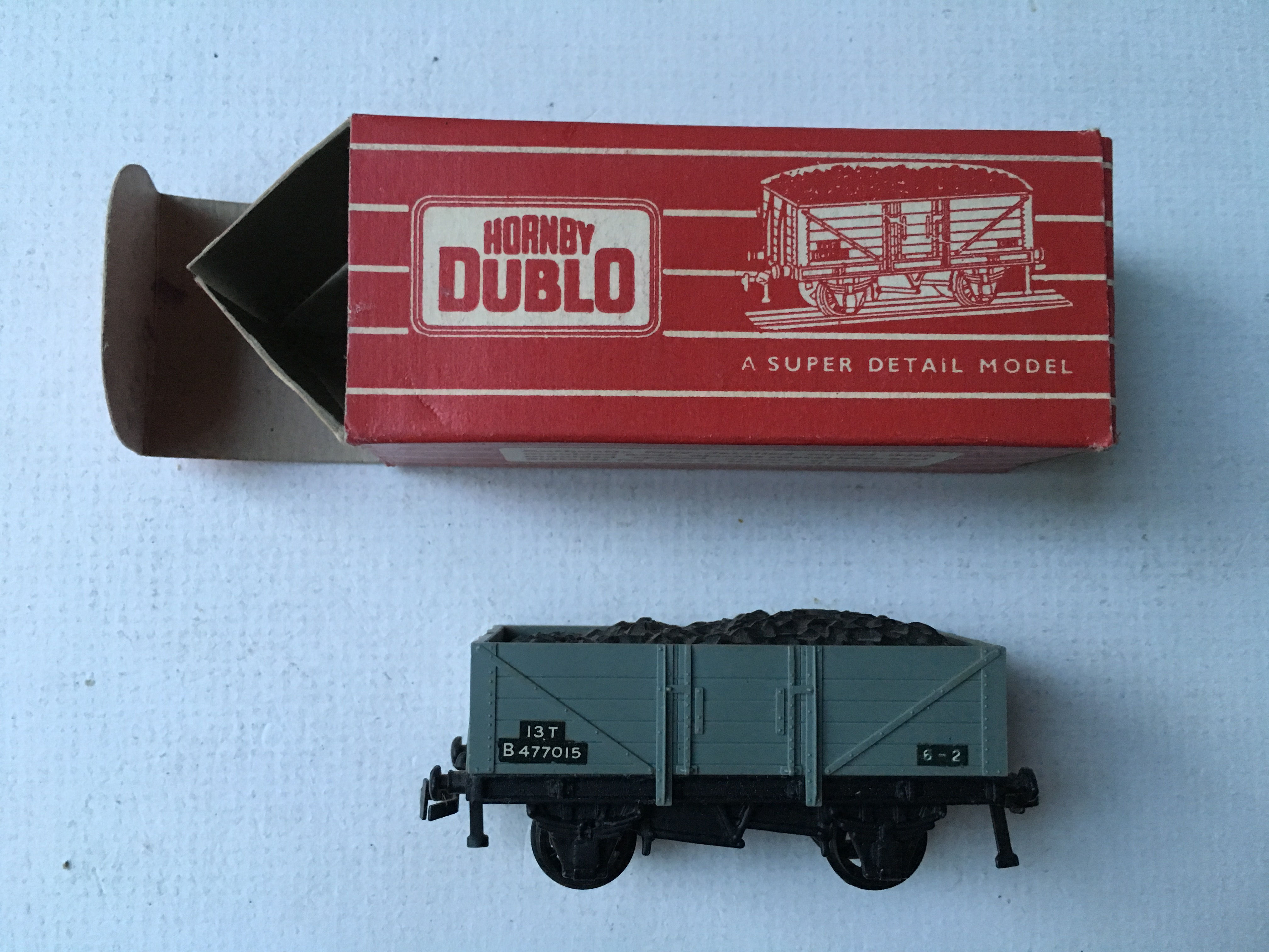 4635 13T COAL WAGON WITH LOAD B477015 - BOXED (metal couplings)