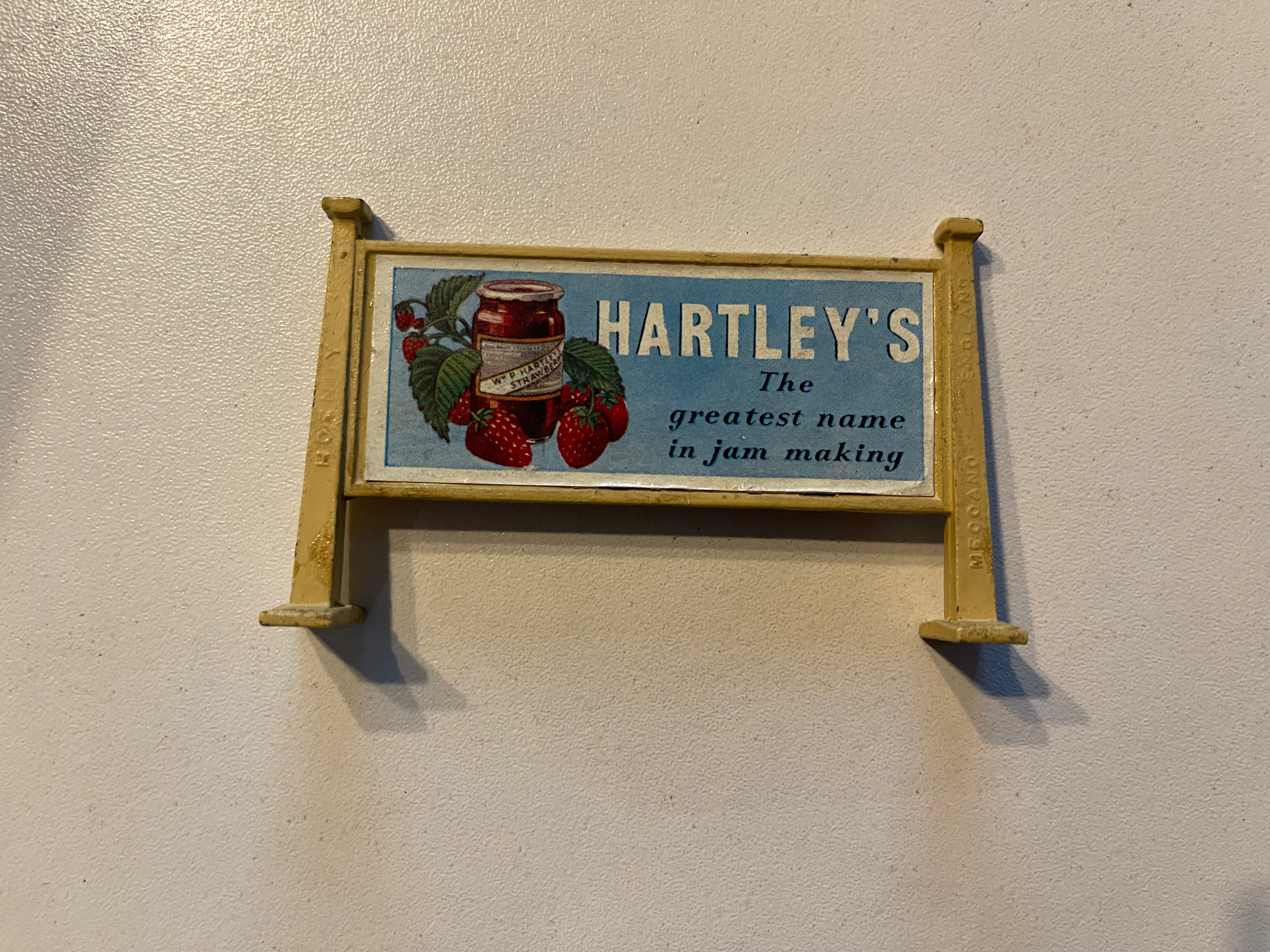 HORNBY MECCANO HOARDING - HARTLEY'S / LIFEBUOY & HP SAUCE