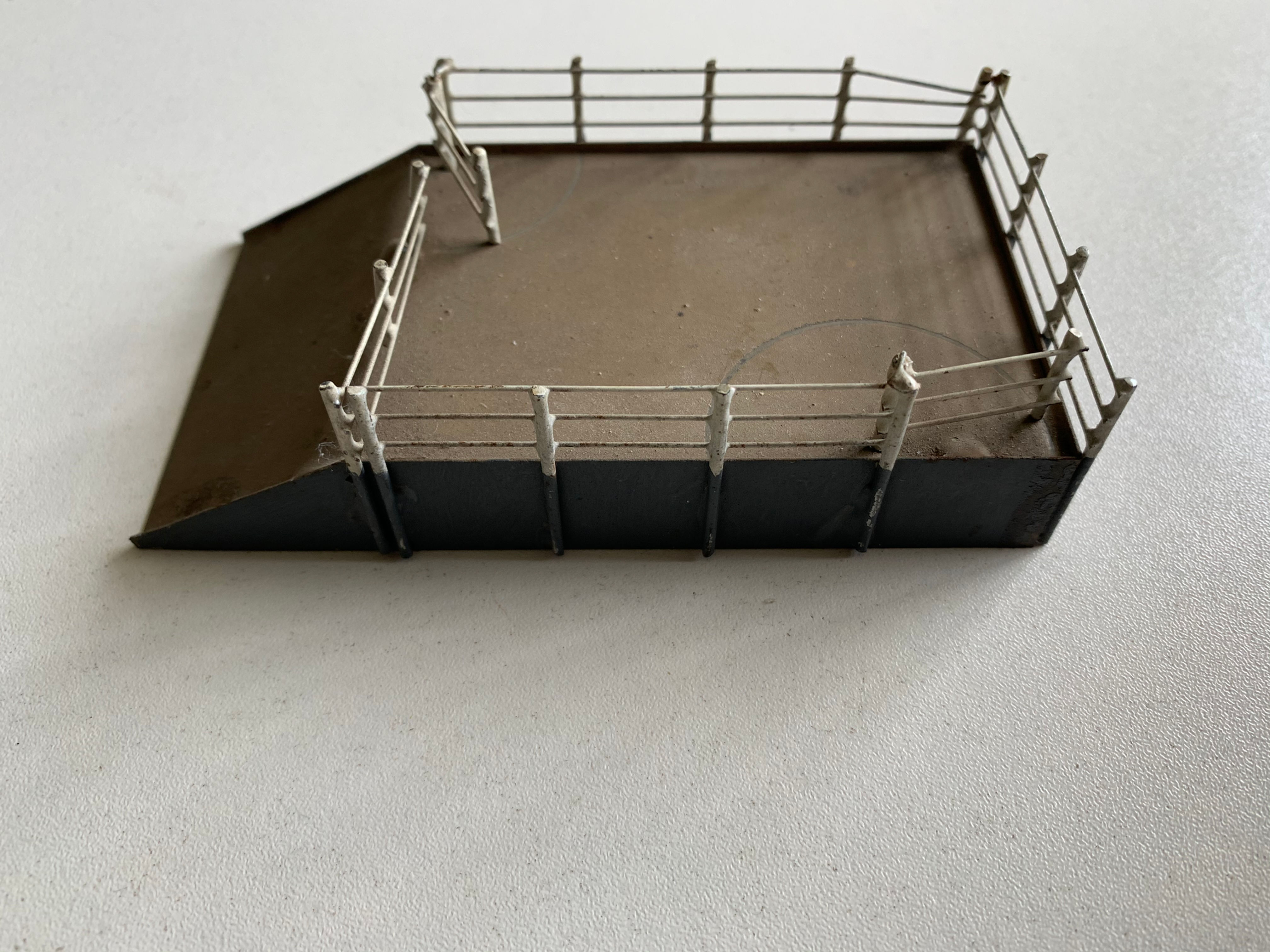 WARDIE MASTER MODELS ? PLATFORM CATTLE DOCK