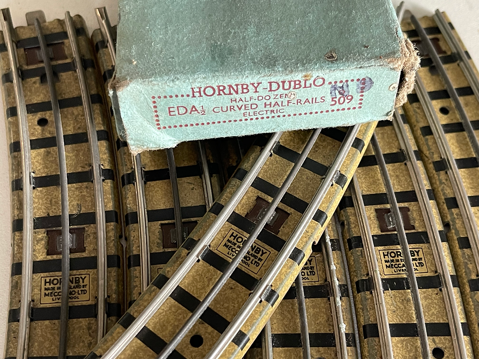 Thumbnail: D509 EDA1/2 6 x HALF CURVED RAIL PRE WAR 9/1939