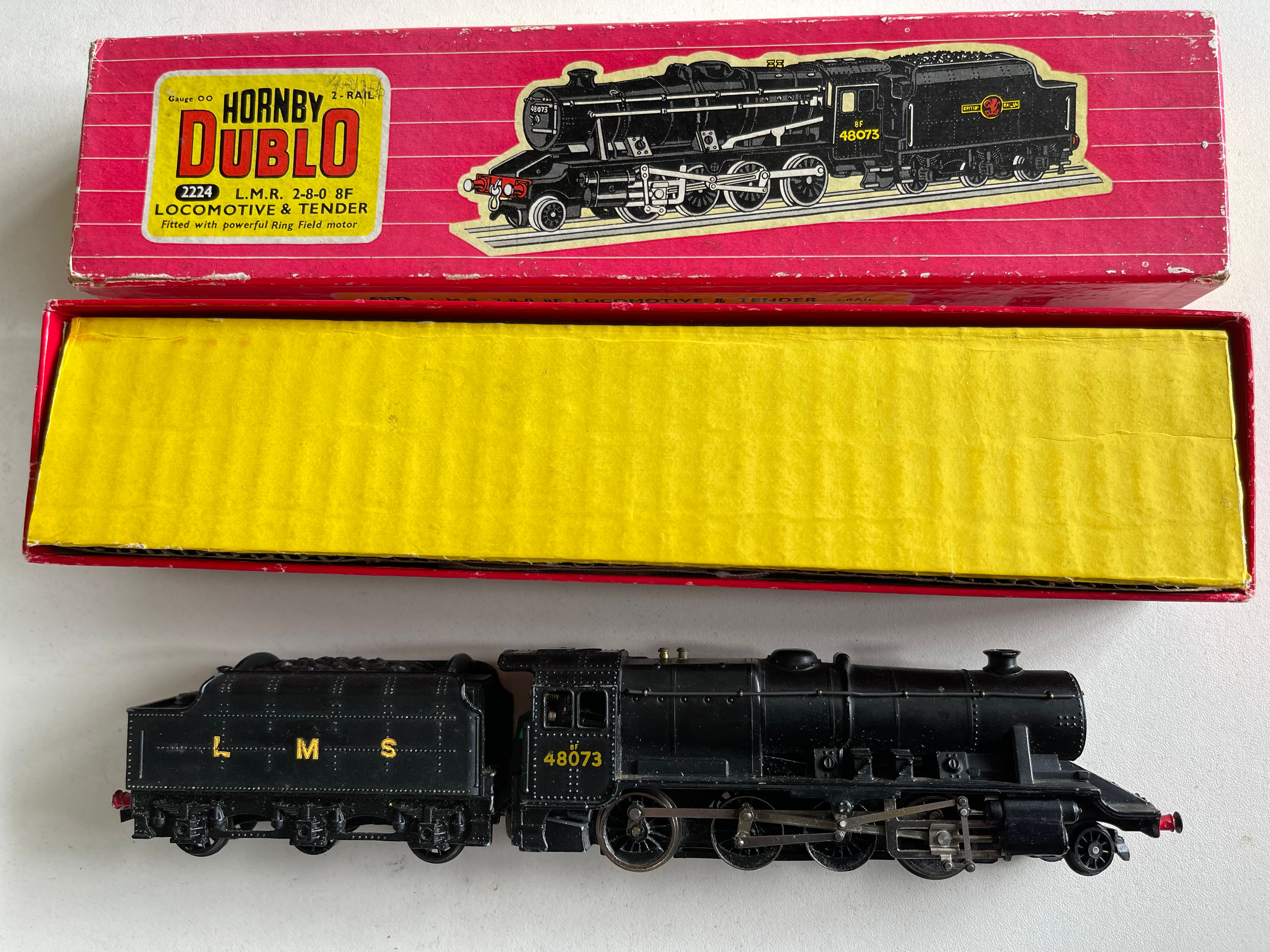 2224 L.M.R. 2-8-0 8F LOCOMOTIVE 48073 & TENDER