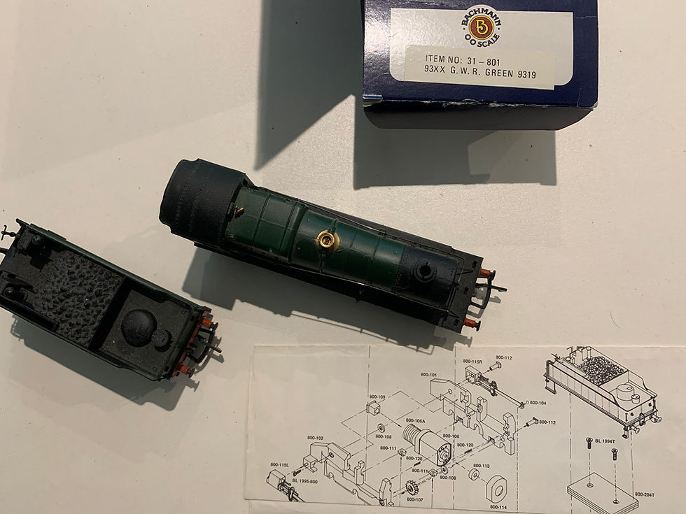 Thumbnail: 31-801 93XX CLASS GWR GREEN 9319 LOCOMOTIVE & TENDER