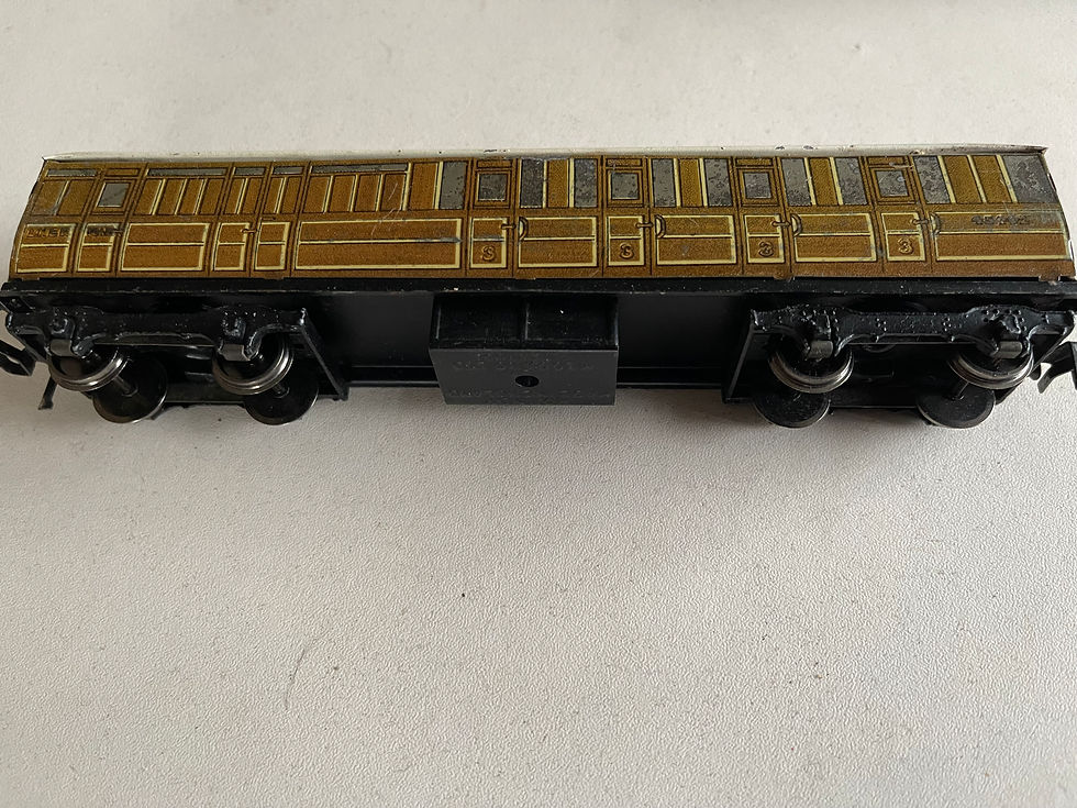 Thumbnail: 32011 LNER TEAK BRAKE / 3RD 45402