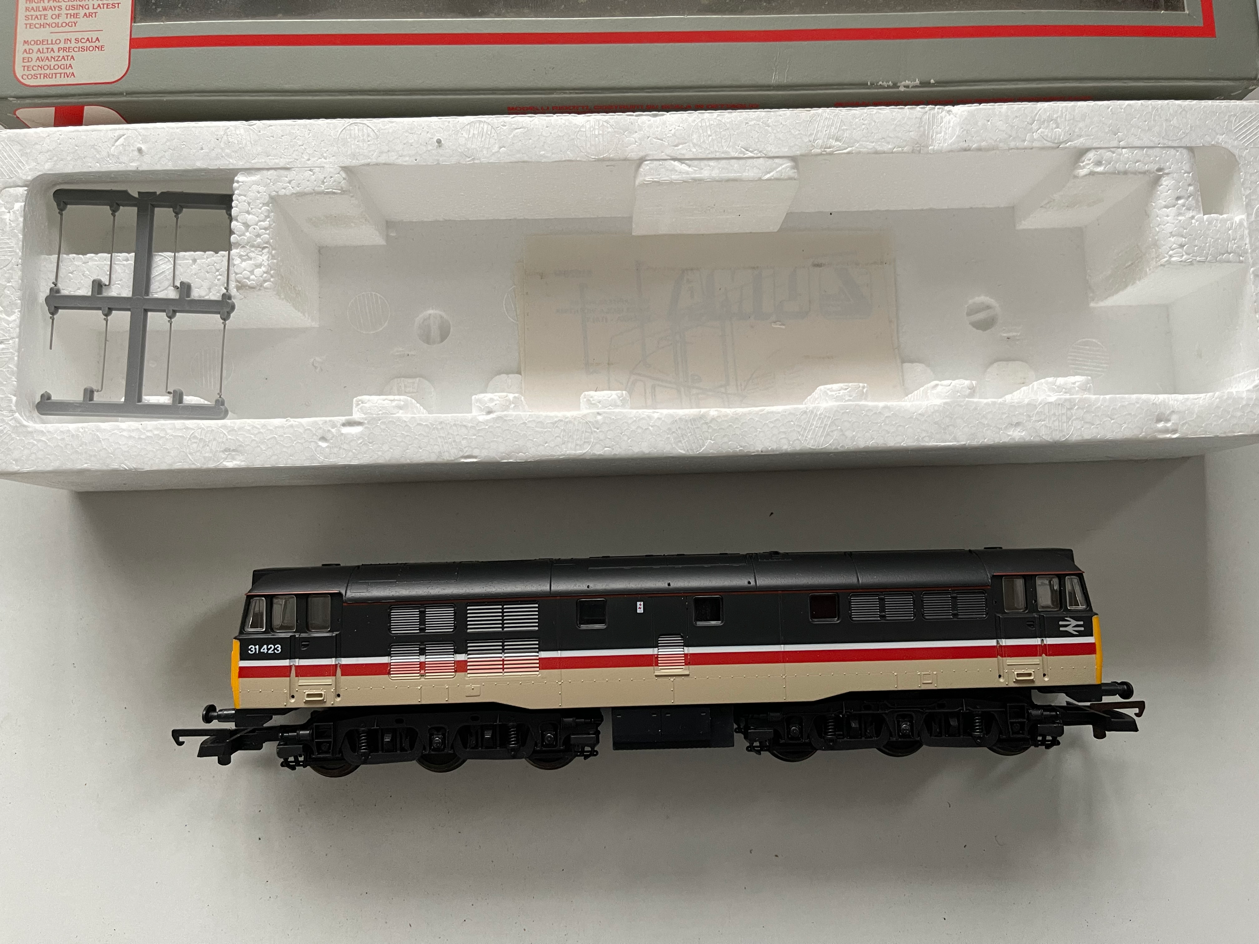 205233A2 CLASS 31 423 INTER-CITY DIESEL LOCOMOTIVE