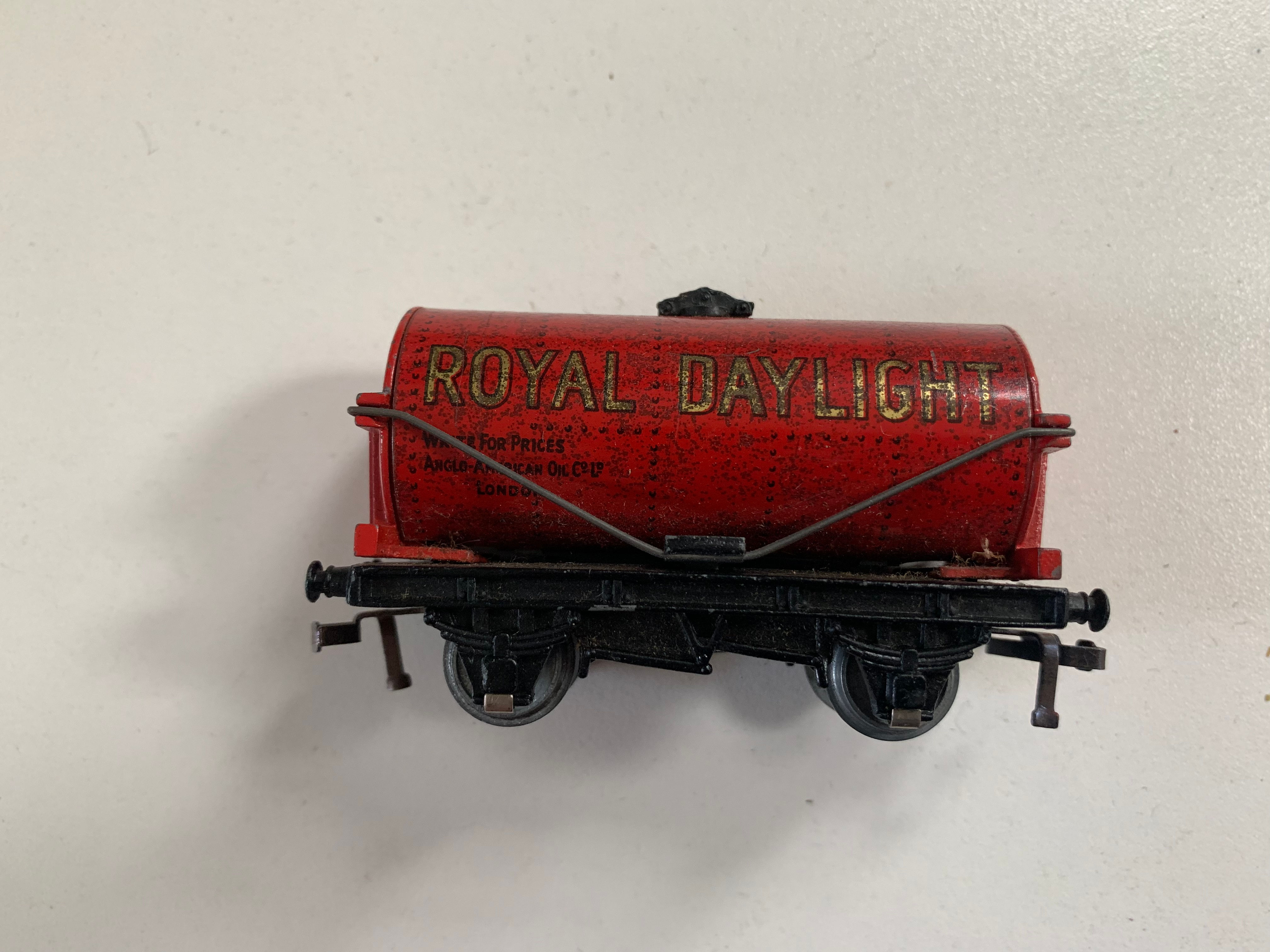 DR381 D1 OIL TANK WAGON ROYAL DAYLIGHT - UNBOXED