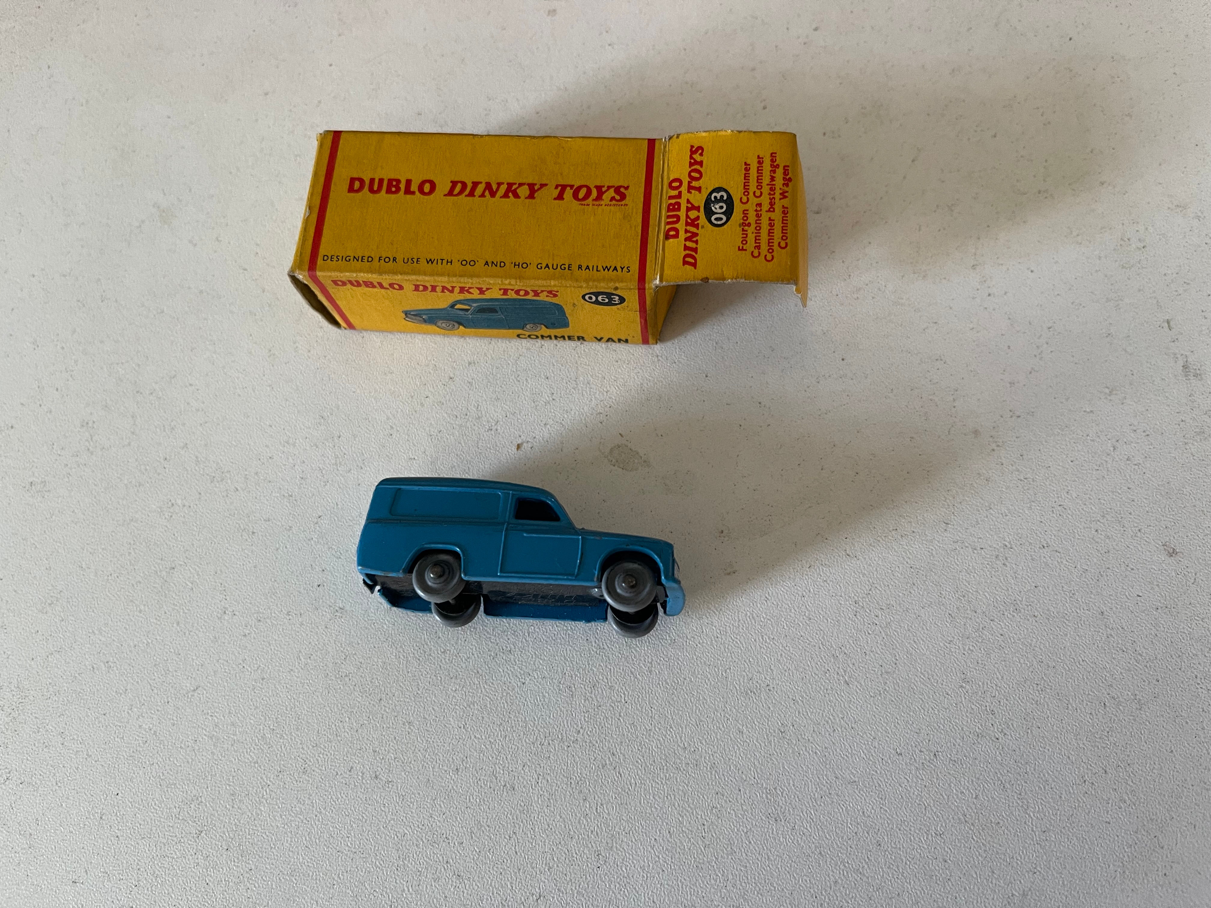 DINKY DUBLO 063 HILLMAN COMMER VAN