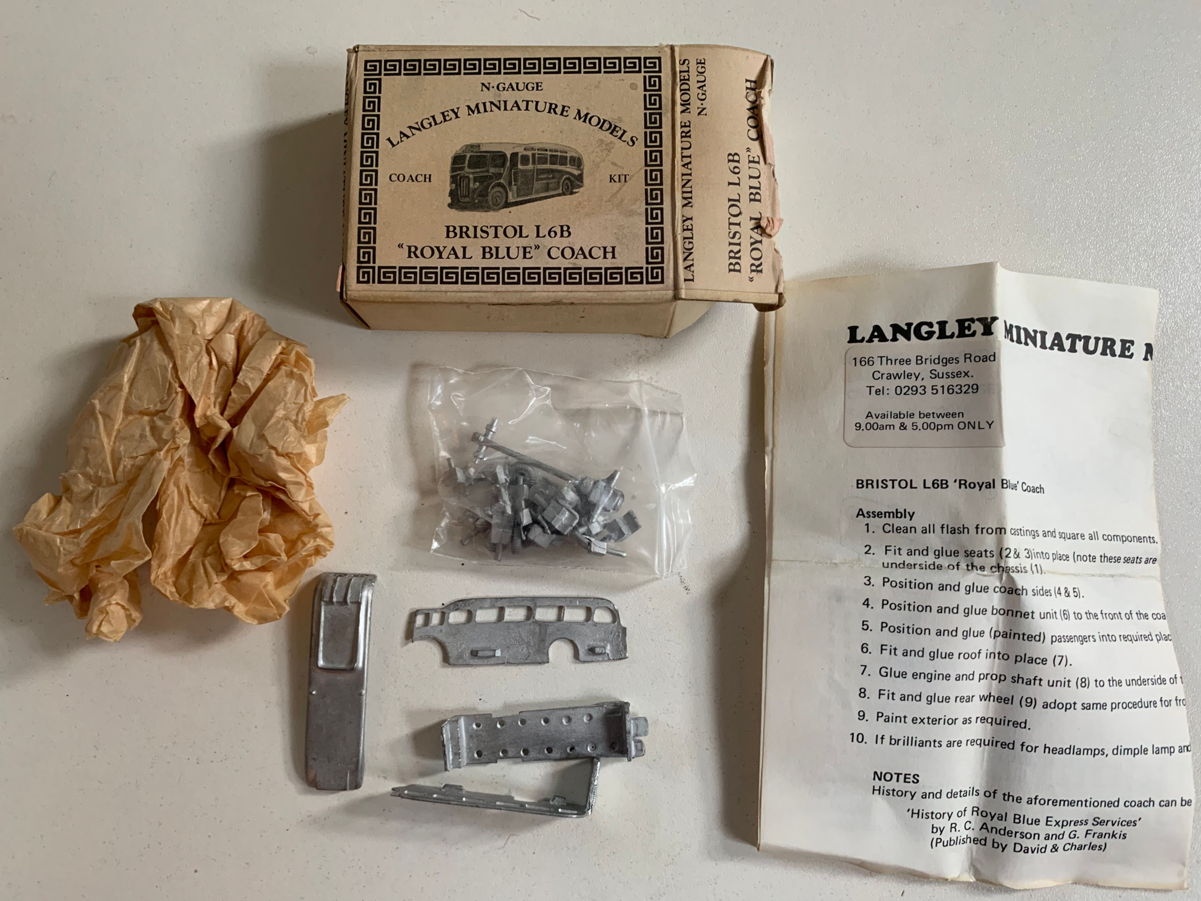LANGLEY MINIATURE MODELS N GAUGE - BRISTOL L6B ROYAL BLUE BUS